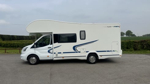Large 6 berth modern motorhome