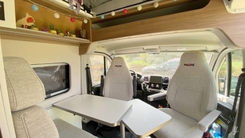 Le Fourgon Perché – A compact and comfortable converted van!