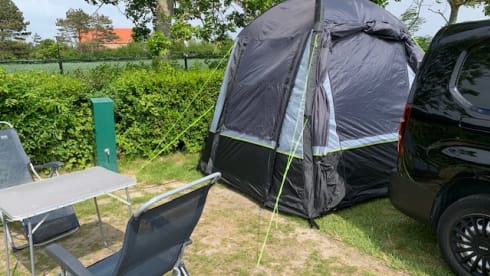 2p Peugeot campervan uit 2020