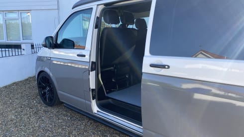 Ivy – Pet friendly VW campervan - MK13 Milton Keynes