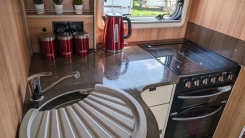 Bertha – 4 berth Bailey complete with secure dog pen