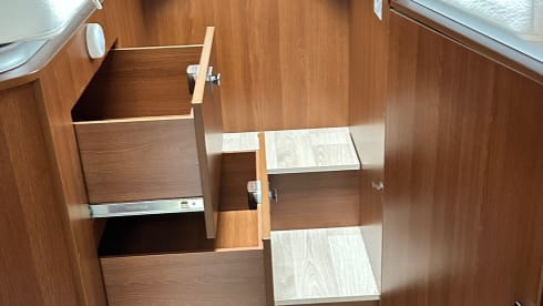 Volledig off-grid reizen met onze comfortabel uitgeruste 2p camper