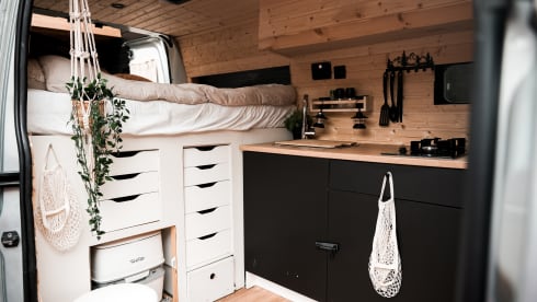 Donna Lina 2.0 – 2p Renault campervan from 2012
