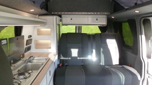 Betsy – Betsy the VW Campervan from 2023 sleeps 4