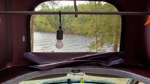 Jente – 4p Westfalia T4 campervan with lifting roof