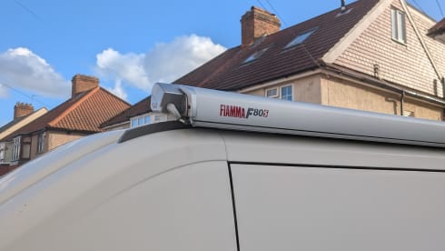 Limitless  – 2-4 berth Peugeot off grid campervan