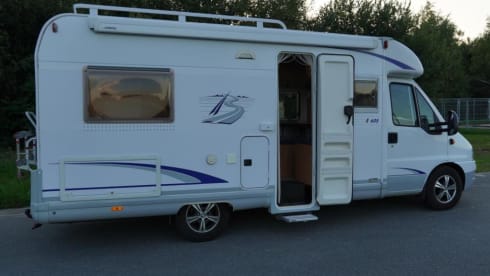 2 to 4 person Bürstner camper for the perfect holiday