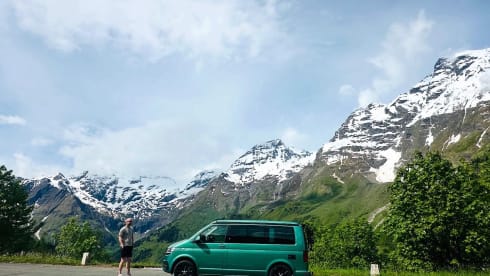 FREE MILEAGE! Travel with this VW California Ocean Bulli T6.1