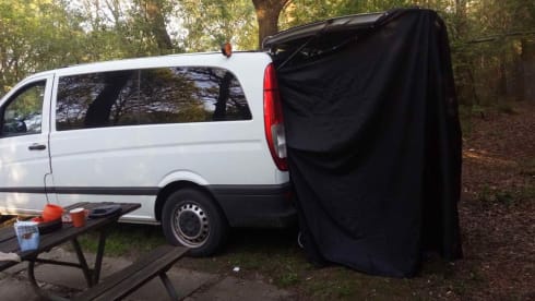 Vito camper – Camper van for 2 person with solar panels