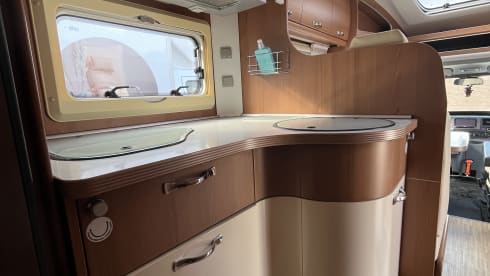 4p LMC semi-integrated with awning, air conditioning and cruise control.