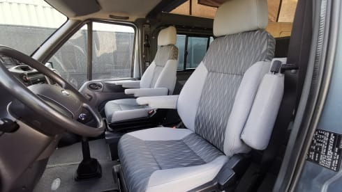 Nugget – 4p Ford campervan from 2005