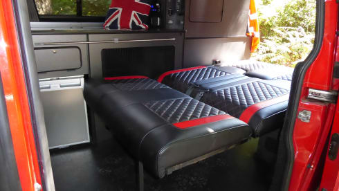 Tom – Ford Transit Custom High Top. Isle of Wight