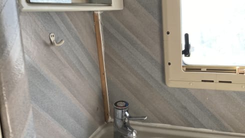 4p Peugeot alcove from 1990