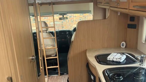 4 berth Peugeot Elddis Autoquest