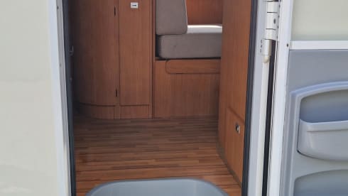  Ruime Fiat Giottiline 7p  Camper met inventaris.