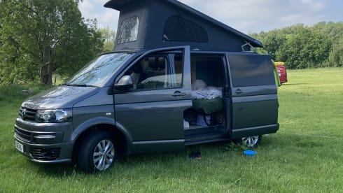 Ernie – 4 berth Volkswagen campervan from 2013