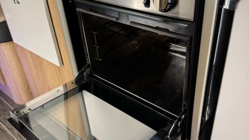 Kaz the Family Motorhome – Adventure-Ready 6 Berth Roller Team Motorhome – Family Comfort on Wheels