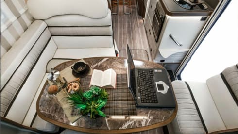 Horizon – 4 berth Roller Team semi-integrated from 2025