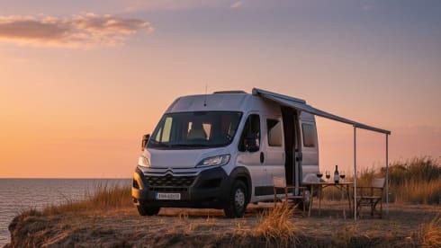 Ragnar – Citroen JUMPER, il tuo comodo camper da viaggio con spaziosi letti trasversali