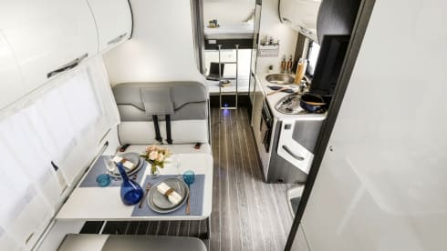 L2R – grand 2-6 berth, free wifi & unlimited miles