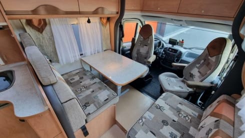 4p Fiat Burstner semi-integrated from 2004