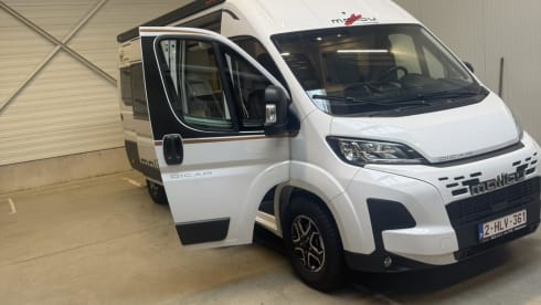 De Maly – 2p Malibu bus uit 2025