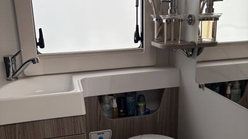 4 berth Benimar Tessoro 413