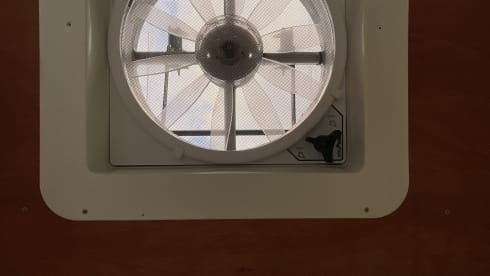 2p Mercedes-Benz bus from 2012