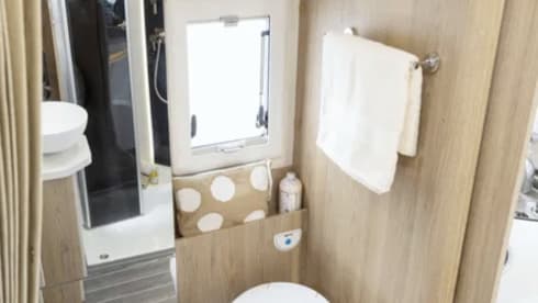 Rollerteam zefiro 266TL – Mooie nieuwe mobilhome/camper met alles op en aan van 2022!