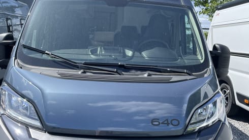 2p Sunlight bus uit 2026