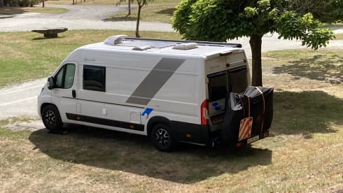 Sunliving – Sunliving Bus camper with bus biker 