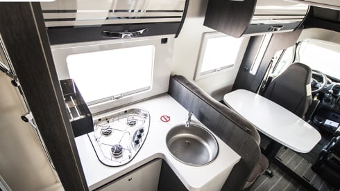 Kronos 265TL – Roller Team Kronos 265TL 4-seater semi-integrated camper - 6.45 m.