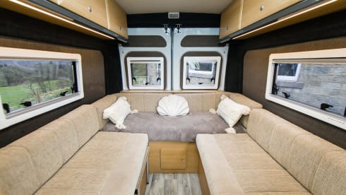 Lottie – Large 2 Berth Campervan