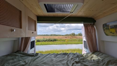 Betsie – Camping-car Euro6 avec un joli lit