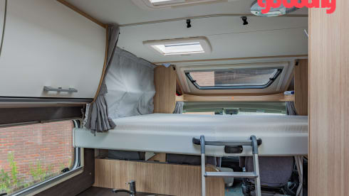 11/20 – 2 berth motorhome with single beds - Automatic