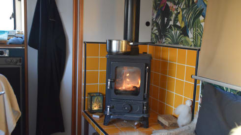 Maeve – Camper with wood stove