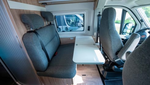 Hymer Ayers Rock 2022 with sleeping roof for 2 or 4 people