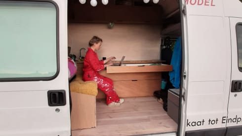 Hippiebus – Handmade really beautiful hippievan with solar panels