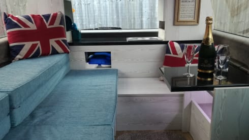 Kiwi  – Unique Japanese 4X4 Campervan