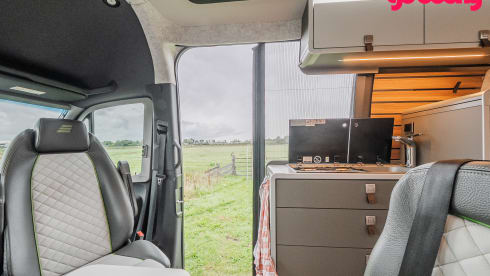 Hymer CrossOver with sleeping roof 4p. 