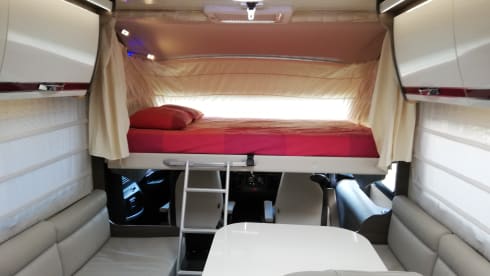 Luxurious family camper with a great sense of space and great travel comfort