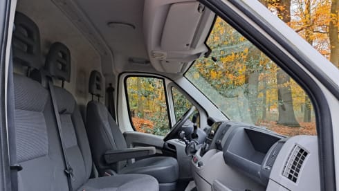 Monti – On an adventure with our converted camper bus!