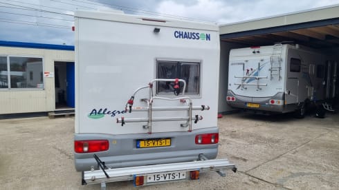 ZU VERMIETEN Halbintegrierter Camper Chausson 4 / 6 Pers für Ihren Top-Urlaub