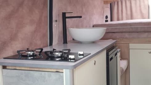 Ollie – 2p Peugeot bus from 2014
