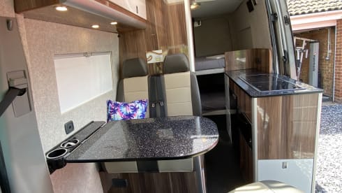 Autobus Volkswagen a 4 posti letto del 2016