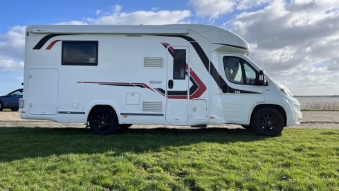 Luxury 2-4p Challenger semi-integrated from 2020