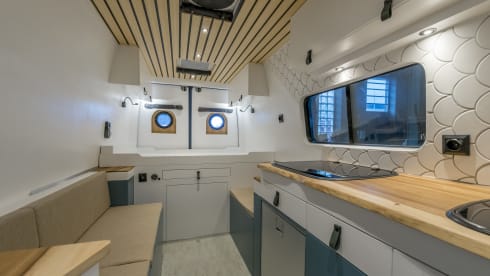 De brilsmurf – 2p Volkswagen bus from 2016/2023