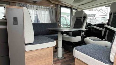 Weinsberg Caracore 700 meg – 4p Fiat integrato dal 2024