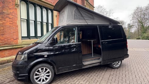 Oli  – 4 berth Volkswagen campervan from 2008