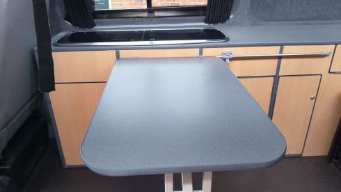 athena – Camper Volkswagen con tetto apribile a 4 posti letto del 2004